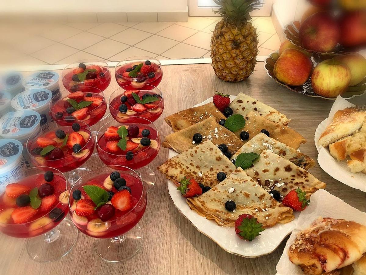 Great Polonia Ustka Bed and Breakfast Εξωτερικό φωτογραφία